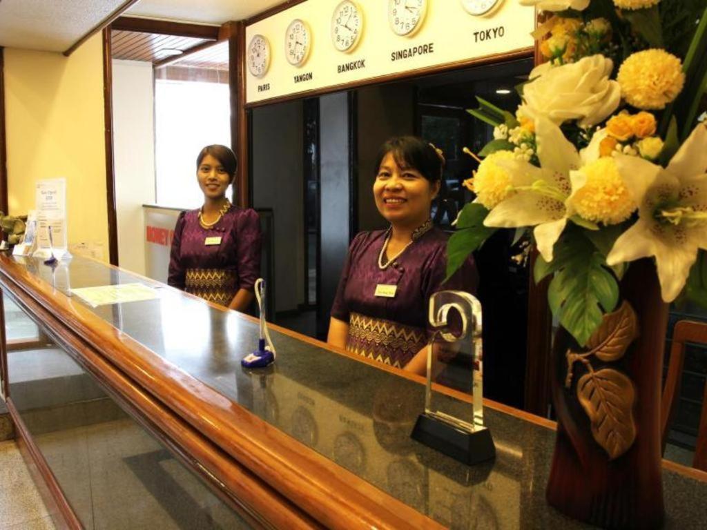 Alfa Hotel Yangón Exterior foto